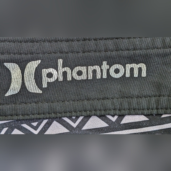 Hurley Phantom, black and gray,tribal pattern,board shorts,size 36 - Picture 4 of 4